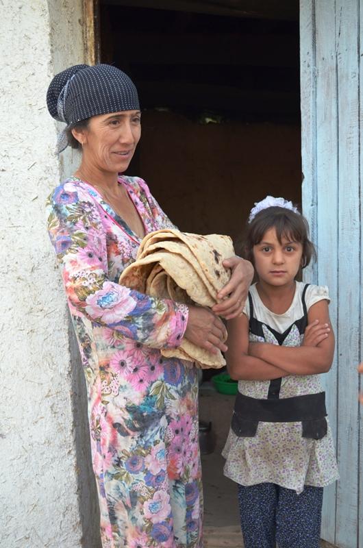 Таджики изменить. Дети таджики. Таджикские женщины. Таджичка некрасивая. Таджикские жены.